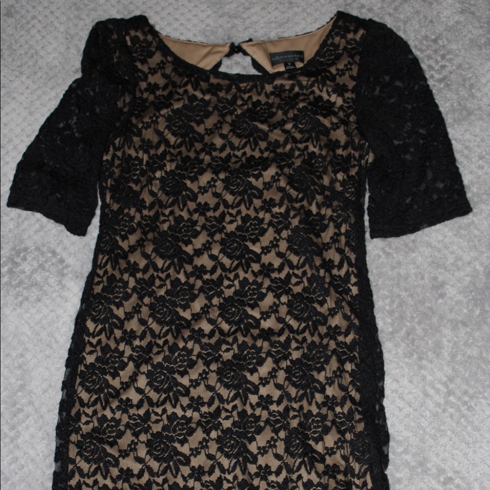 Dress - Picture 3 of 3